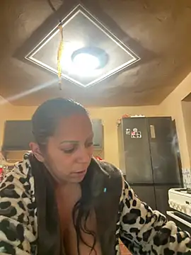wildfarmbabe live cam on StripChat