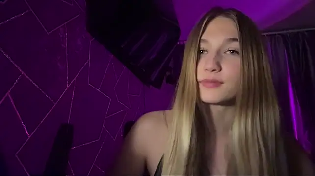 BeautifulFlower live cam on StripChat