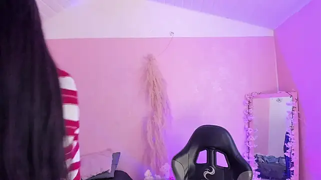 Emily_Roussee live cam
