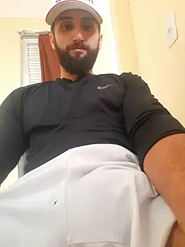 Luccareli10 live cam on StripChat