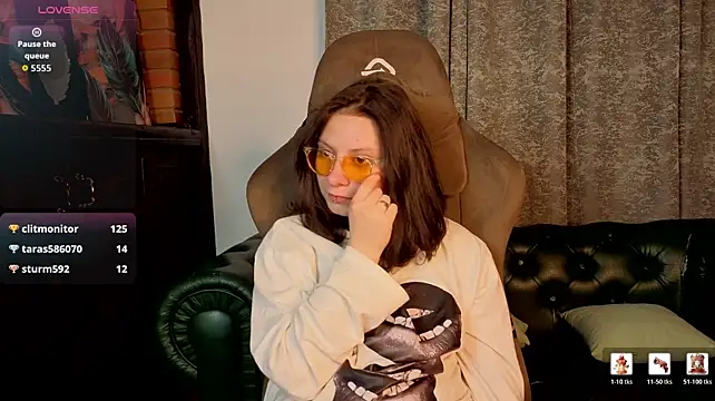 Bella_Stink live cam