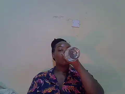 big_bootty96 live cam on StripChat