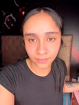 isabella-teen (F teen) - Flash Tits🍒