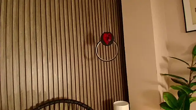 biancaa_18 (F young) - SHOW OIL NAKED