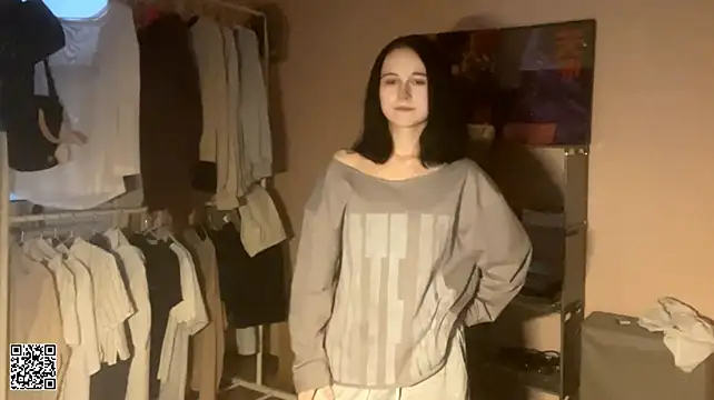 rukilowland (F teen) - stand up and show my outfit