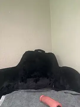Shuggabutt live cam on StripChat