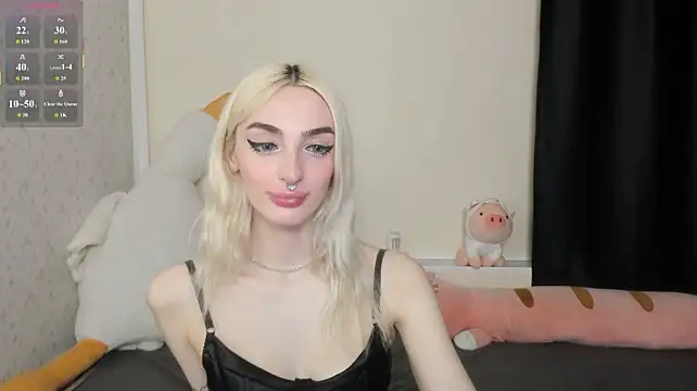 succubantra live cam on StripChat