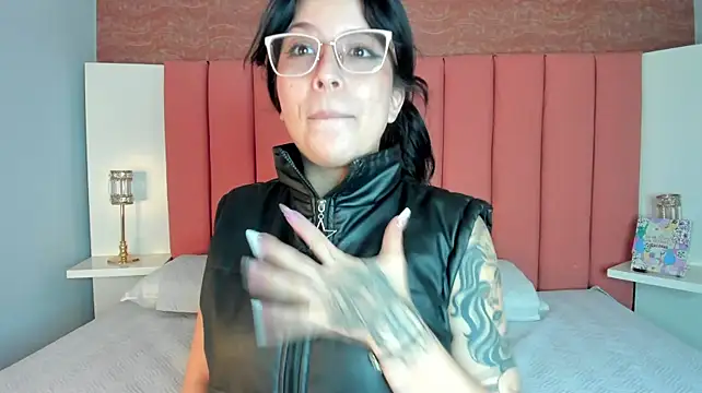 littlespots live cam on StripChat