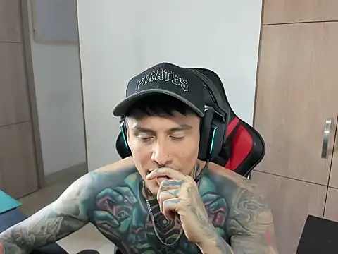 Chrissblack live cam on StripChat