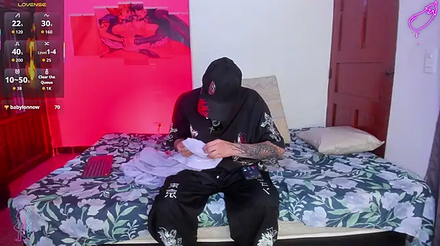 Vlad__night live cam on StripChat