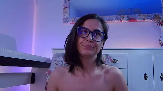 SophieeRain live cam on StripChat