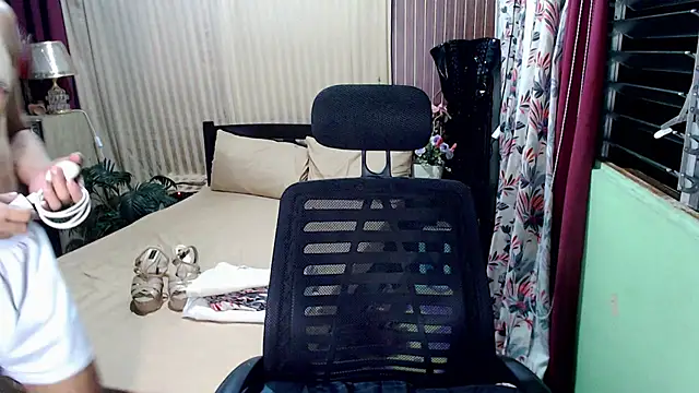 Olivia_Nicolas live cam on StripChat