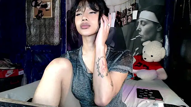itsmekarinaaa live cam on StripChat