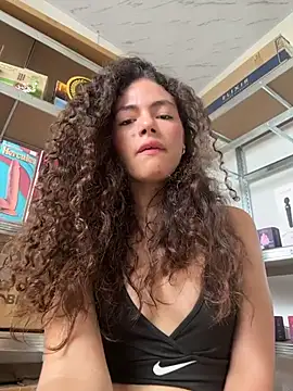 ariferrero live cam on StripChat