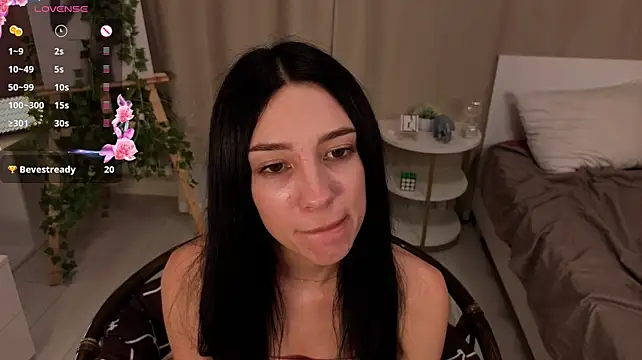 VinaMccroy live cam on StripChat