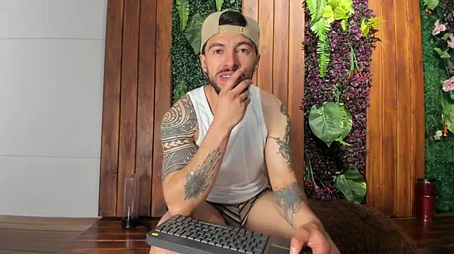 Liam_ashford live cam on StripChat