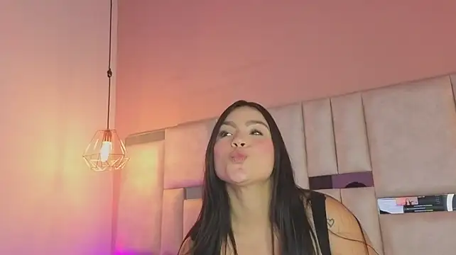 kylie_river live cam on StripChat