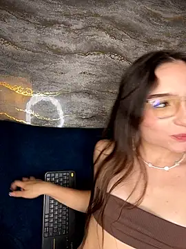 Mia_Luxor