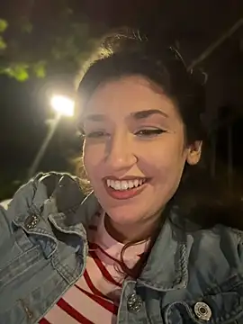 ScarletBloom_ live cam