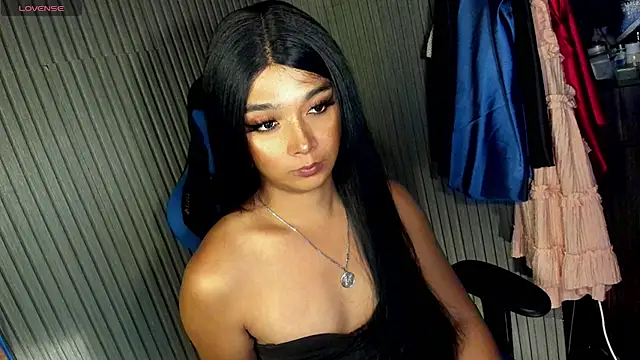 TrinityFucksYou live cam on StripChat
