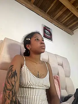 Zaira_Rose_ live cam on StripChat