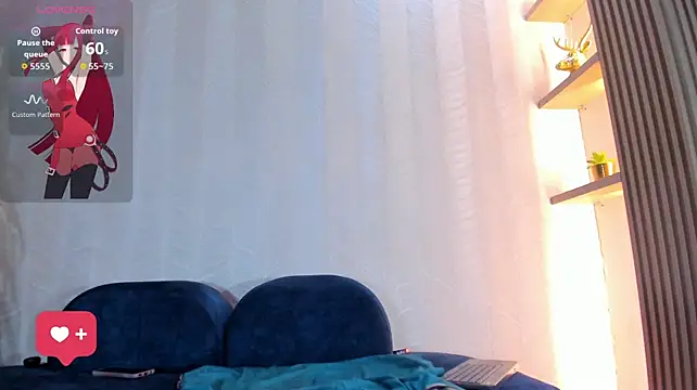 Naomii_Viper live cam on StripChat