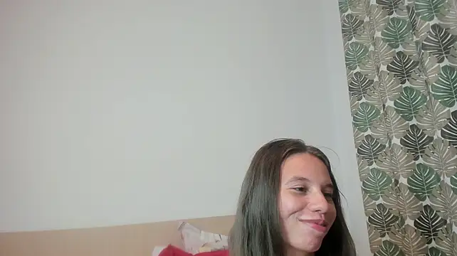 Emma_Tiny69 live cam on StripChat