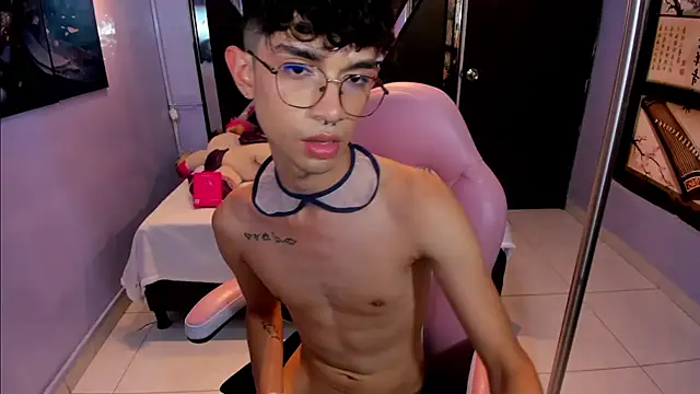 liamheatx (M young) - show anal🥵🍑