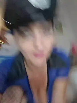 lucillabollente live cam on StripChat
