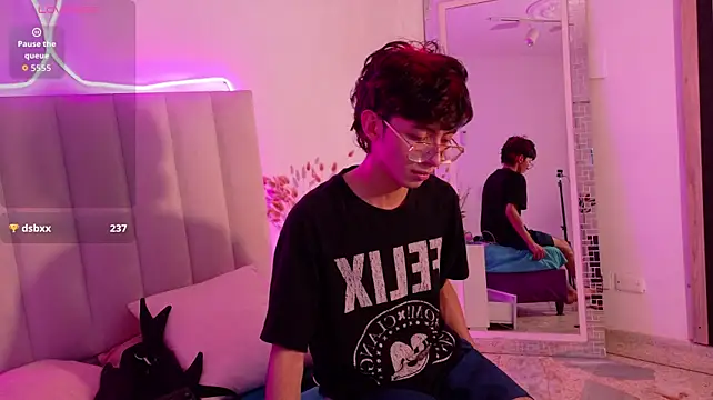Twink_Sebas7