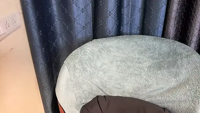 hot_spicey (G young) - pussy fingering  5 min and ass hole