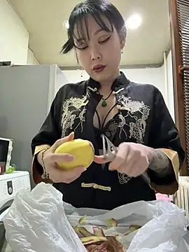 YukiiTYAN live cam on StripChat