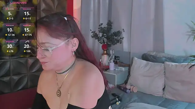 Gaia_rougee live cam on StripChat