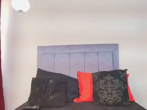 Atenis_thompson live cam on StripChat