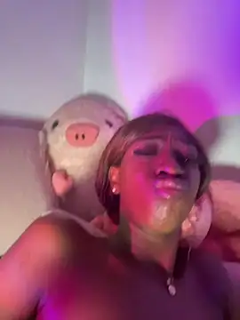 Nina_Velveta