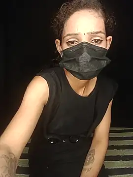 long_quiin_ live cam on StripChat