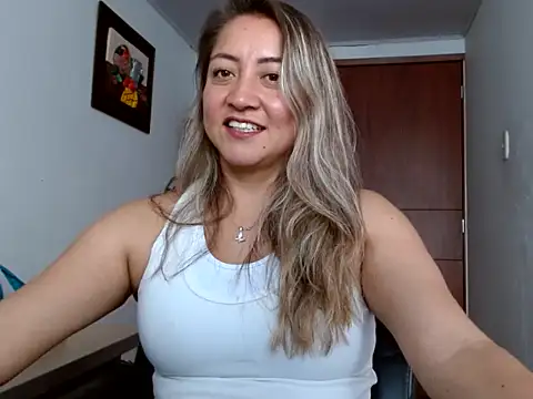 officialrosevelvett live cam on StripChat