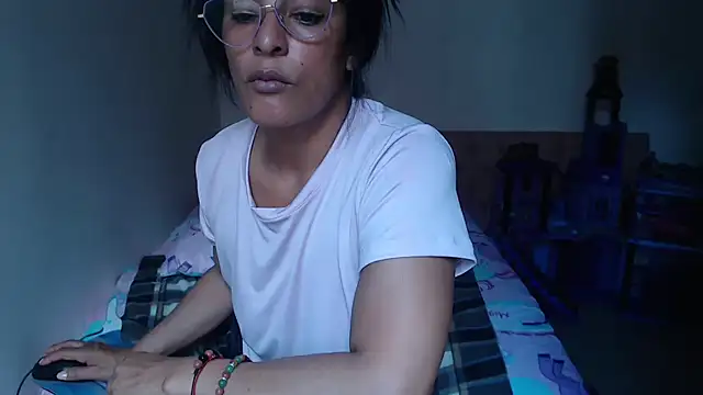 kateleyagrey live cam on StripChat