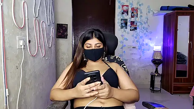 Hot-Shivangi