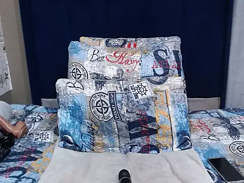 Candylips22 live cam