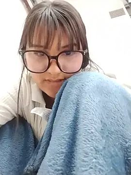 Emily-7 live cam on StripChat