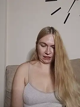 KisaVixen live cam on StripChat