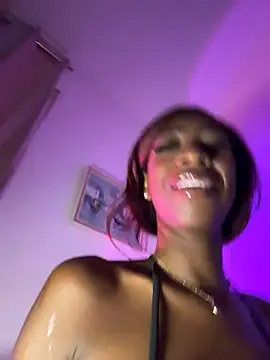 Nina_Velveta