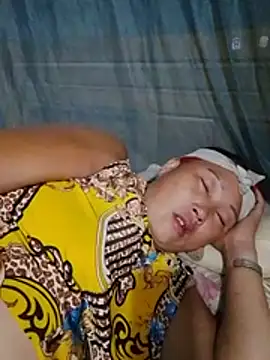 nylovesquirt (F milf) - Mục tiêu