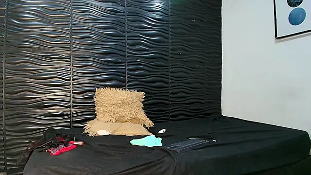 Crystal_Kisss live cam on StripChat
