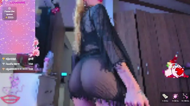 SkyeGabbyRose live cam on StripChat