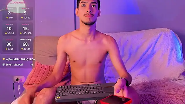 ApoloXanthos live cam on StripChat
