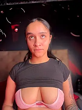 isabella-teen (F teen) - Flash Tits🍒