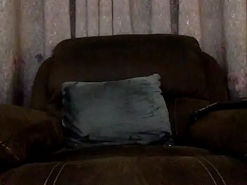 largepanny live cam on StripChat