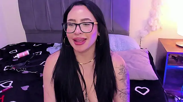 Lisagh_ live cam on StripChat